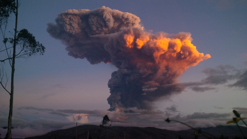 Illustration for article titled Activity at Tungurahua volcano, Ecuador